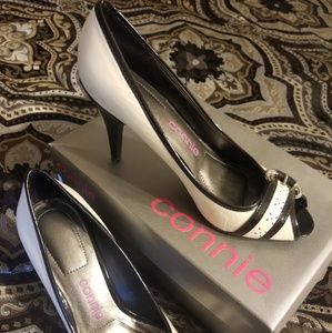 Women's dress shoes size 9M